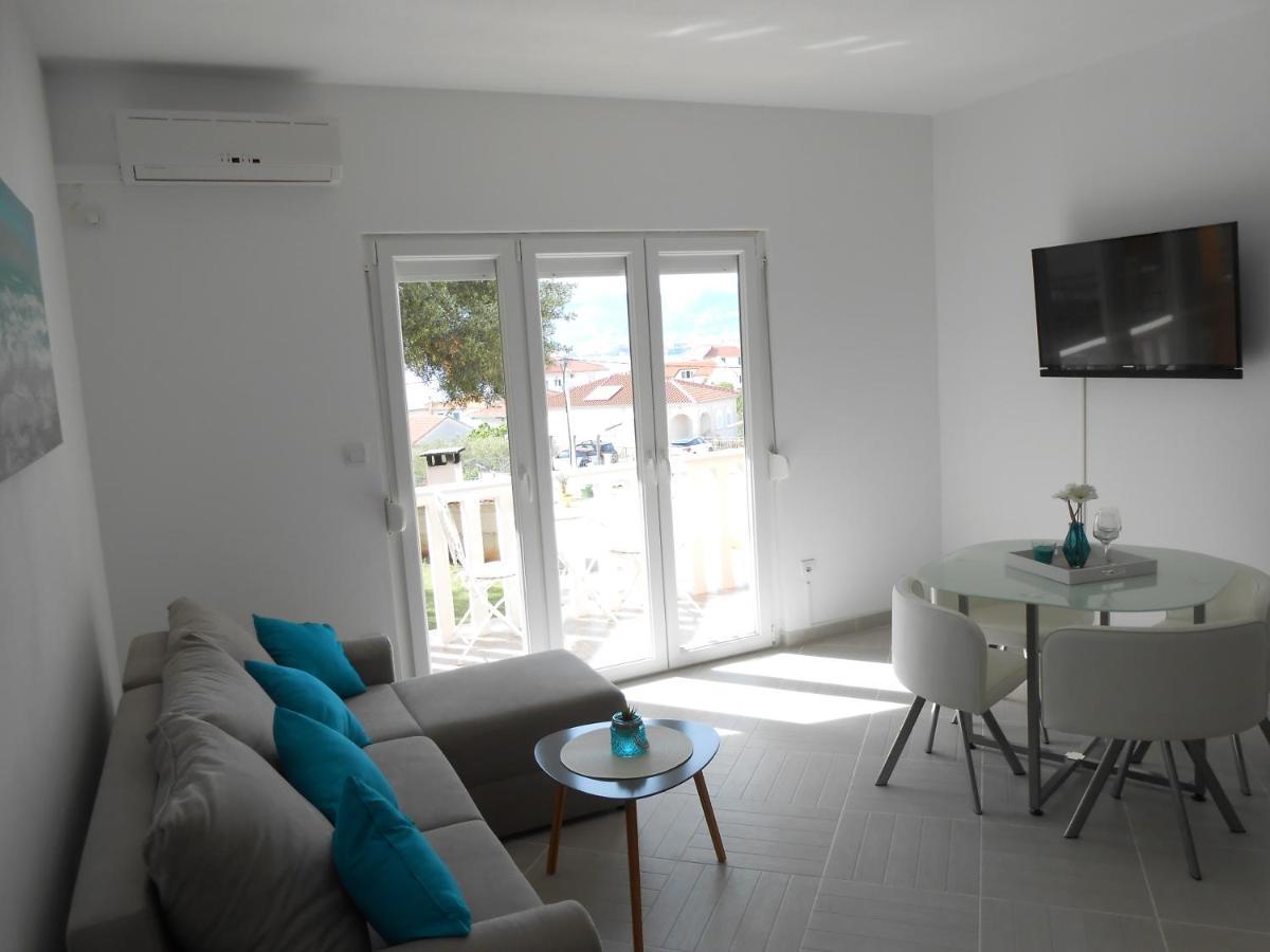 Apartments With A Parking Space Okrug Gornji, Ciovo - 13859 Trogir Buitenkant foto