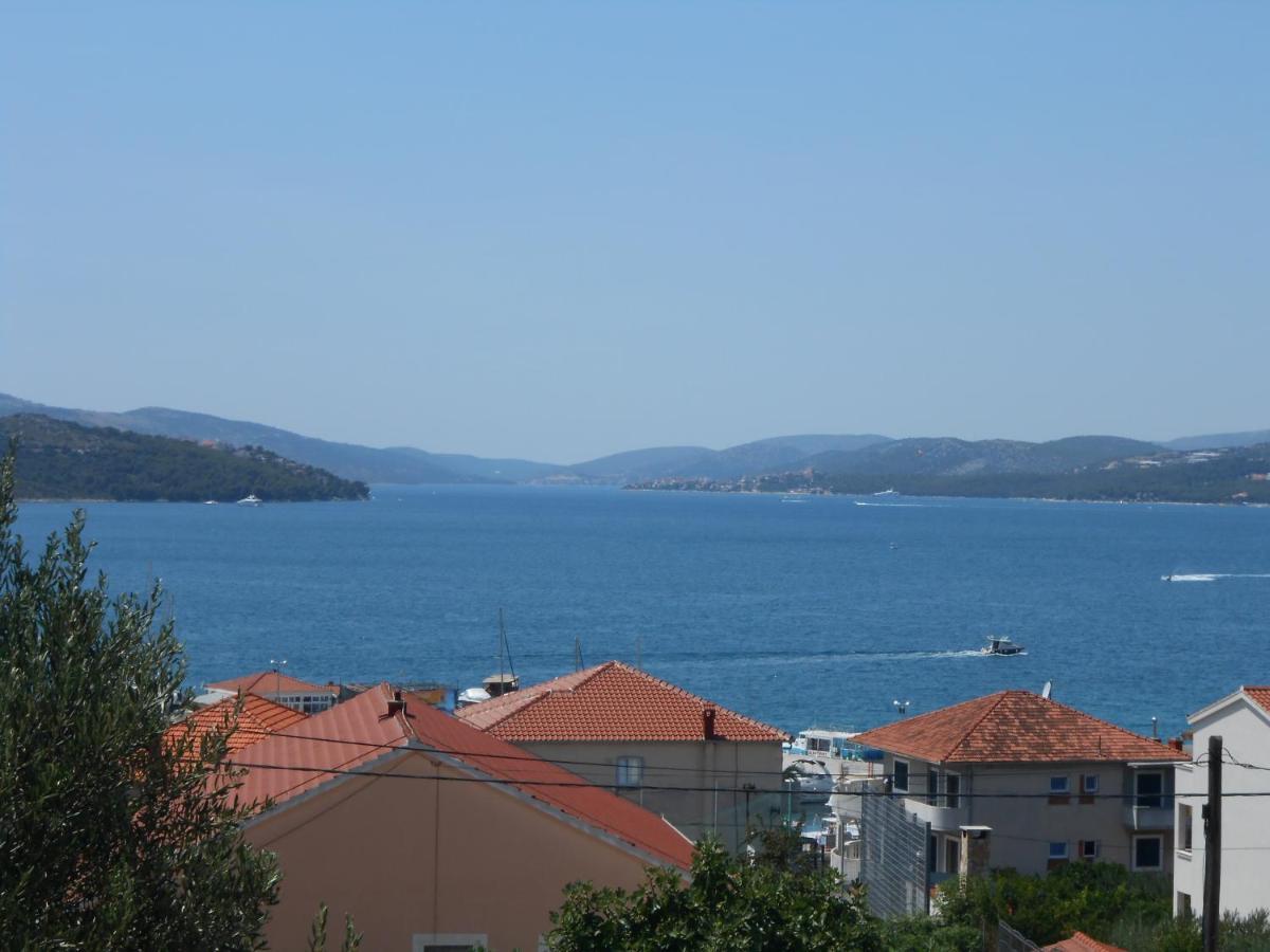 Apartments With A Parking Space Okrug Gornji, Ciovo - 13859 Trogir Buitenkant foto