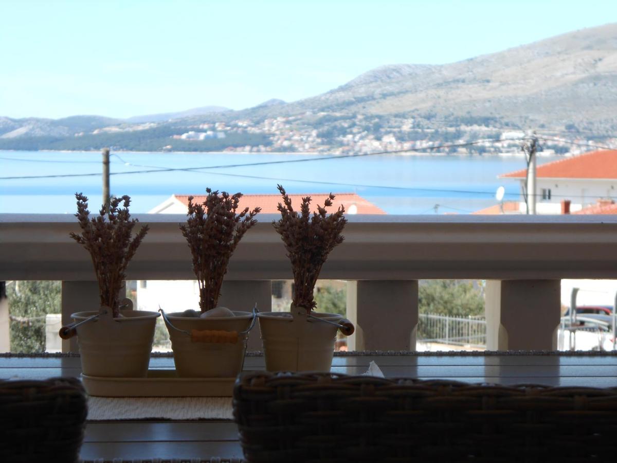 Apartments With A Parking Space Okrug Gornji, Ciovo - 13859 Trogir Buitenkant foto